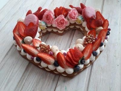 Торт "Клубничное сердце"